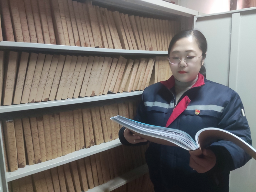 04服務(wù)標兵 盧興榮:精打細算的“財會人”_副本