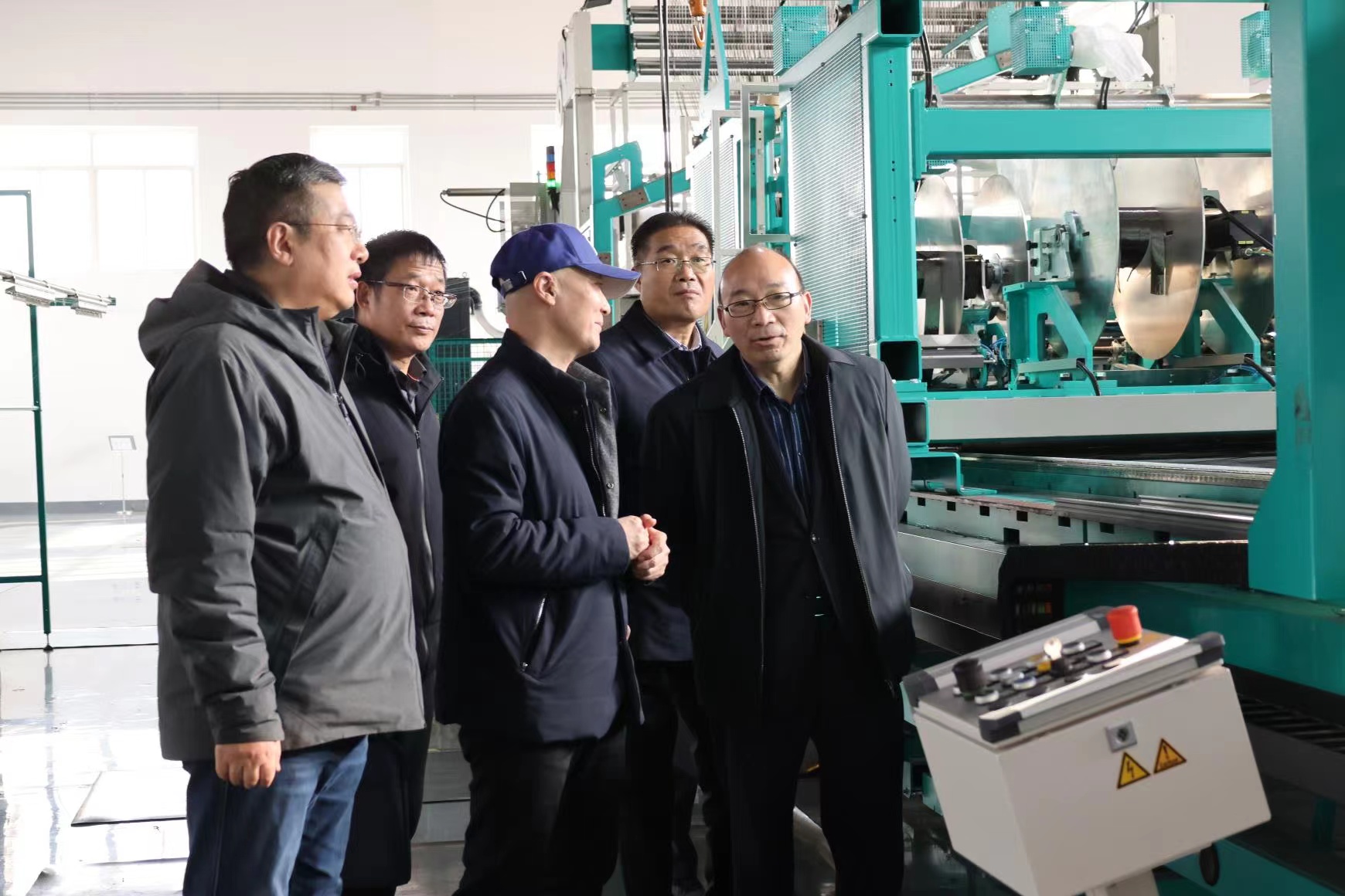 1675413092175081928.jpg 2.jpg